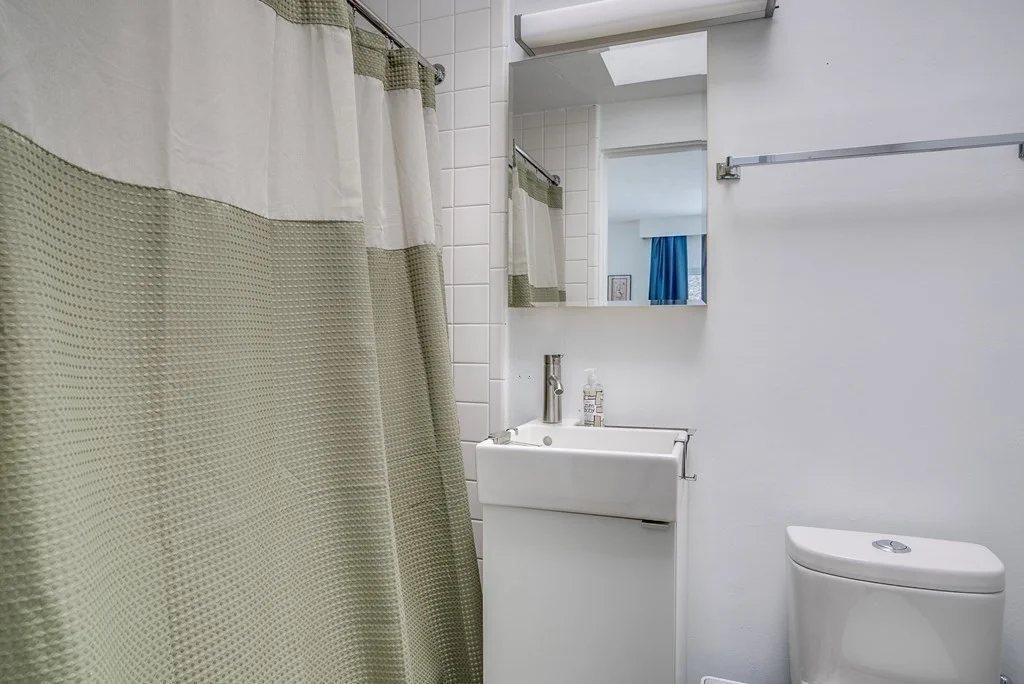 5 bed, 4+ bath apartment for rent at 220 Dudley Rd, Bedford — photo 28 of 42
