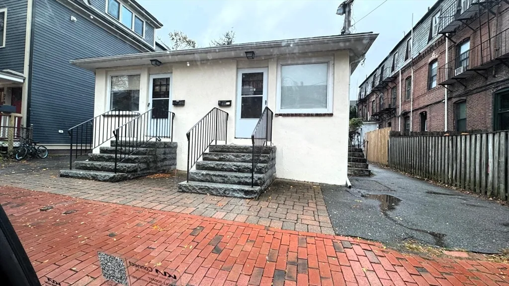 1 bed, 1 bath apartment for rent at 220 Hamilton St Unit Twnhs, Cambridgeport — photo 11 of 11