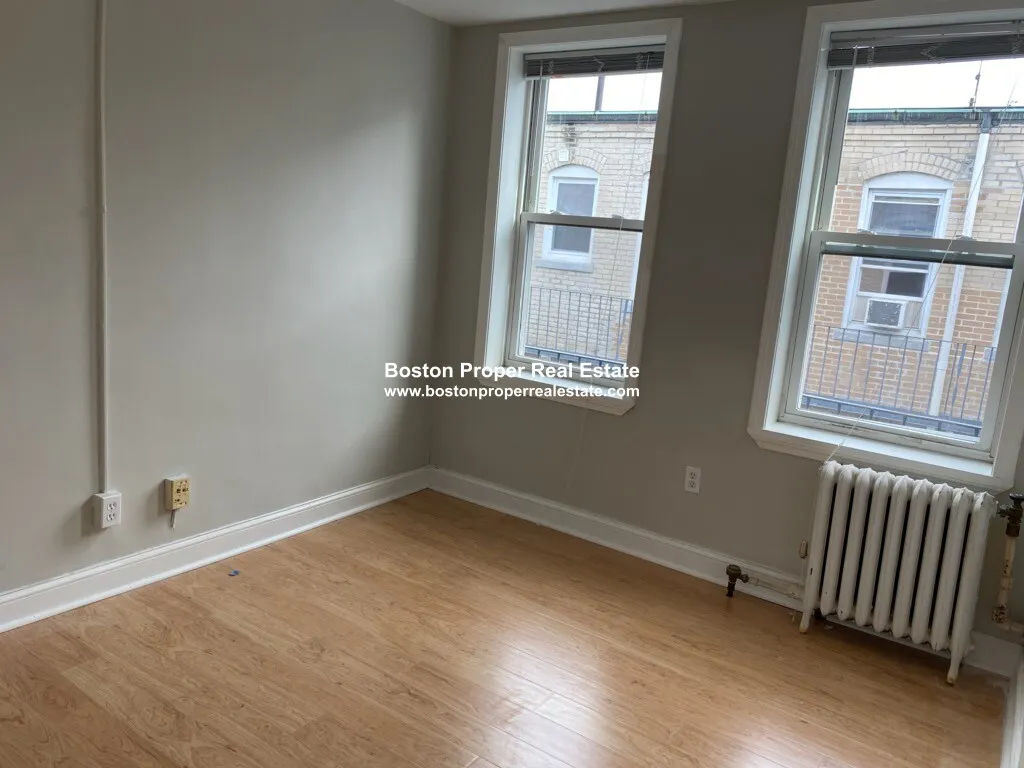 3 bed, 1 bath apartment for rent at 220 Hanover St Unit 23, North End — photo 3 of 13