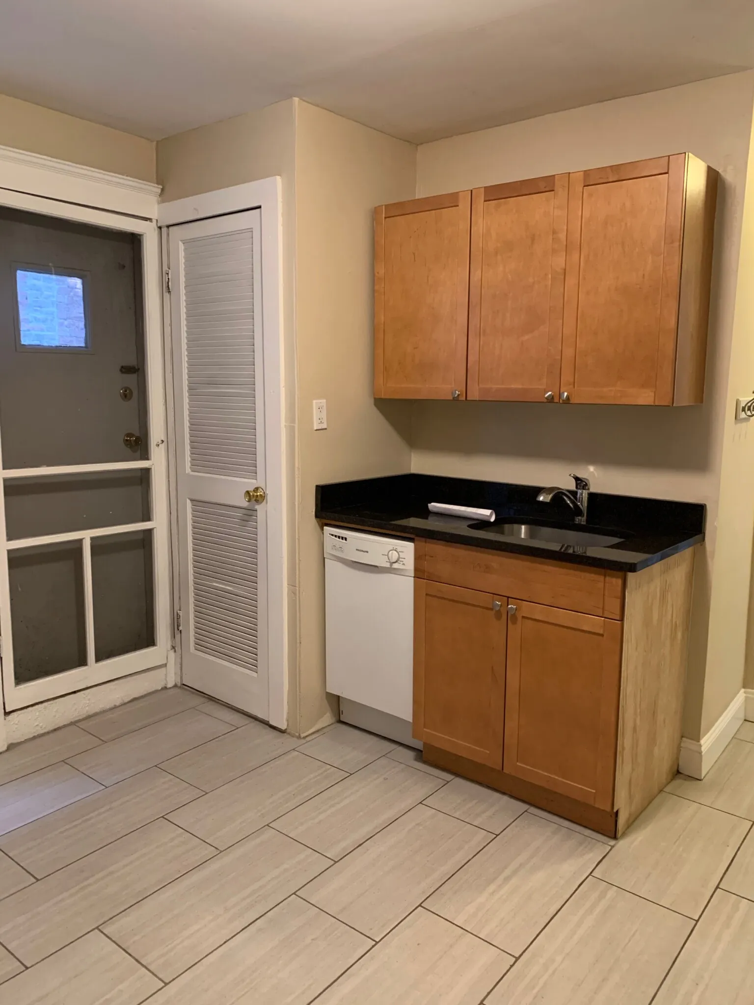 2 bed, 1 bath apartment for rent at 220 Hanover St Unit 3, North End — photo 28 of 49