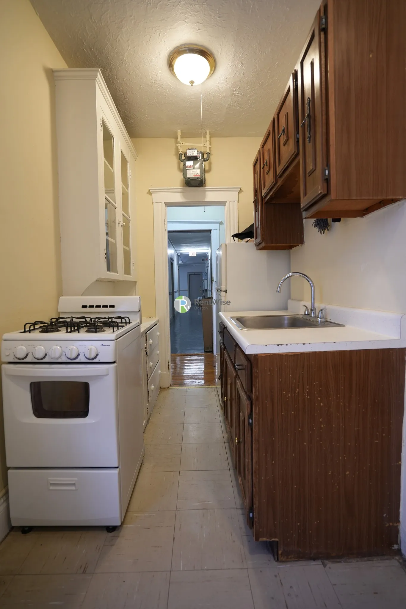 Studio bed, 1 bath apartment for rent at 220 Kelton St Unit 5, Allston — photo 6 of 12