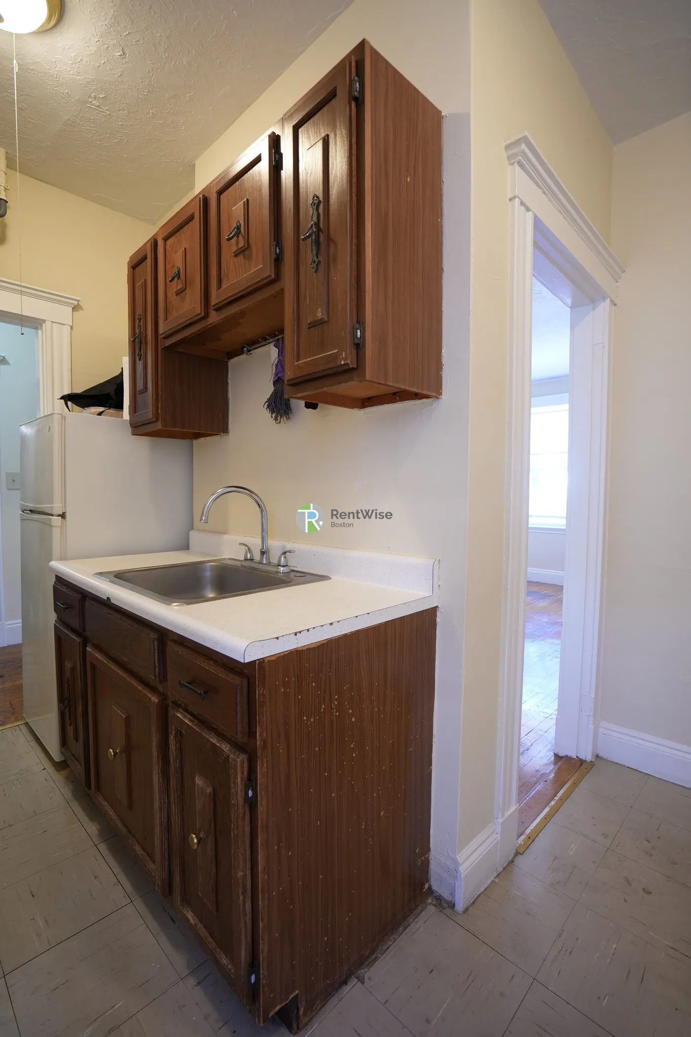 Studio bed, 1 bath apartment for rent at 220 Kelton St Unit 5, Allston — photo 7 of 12