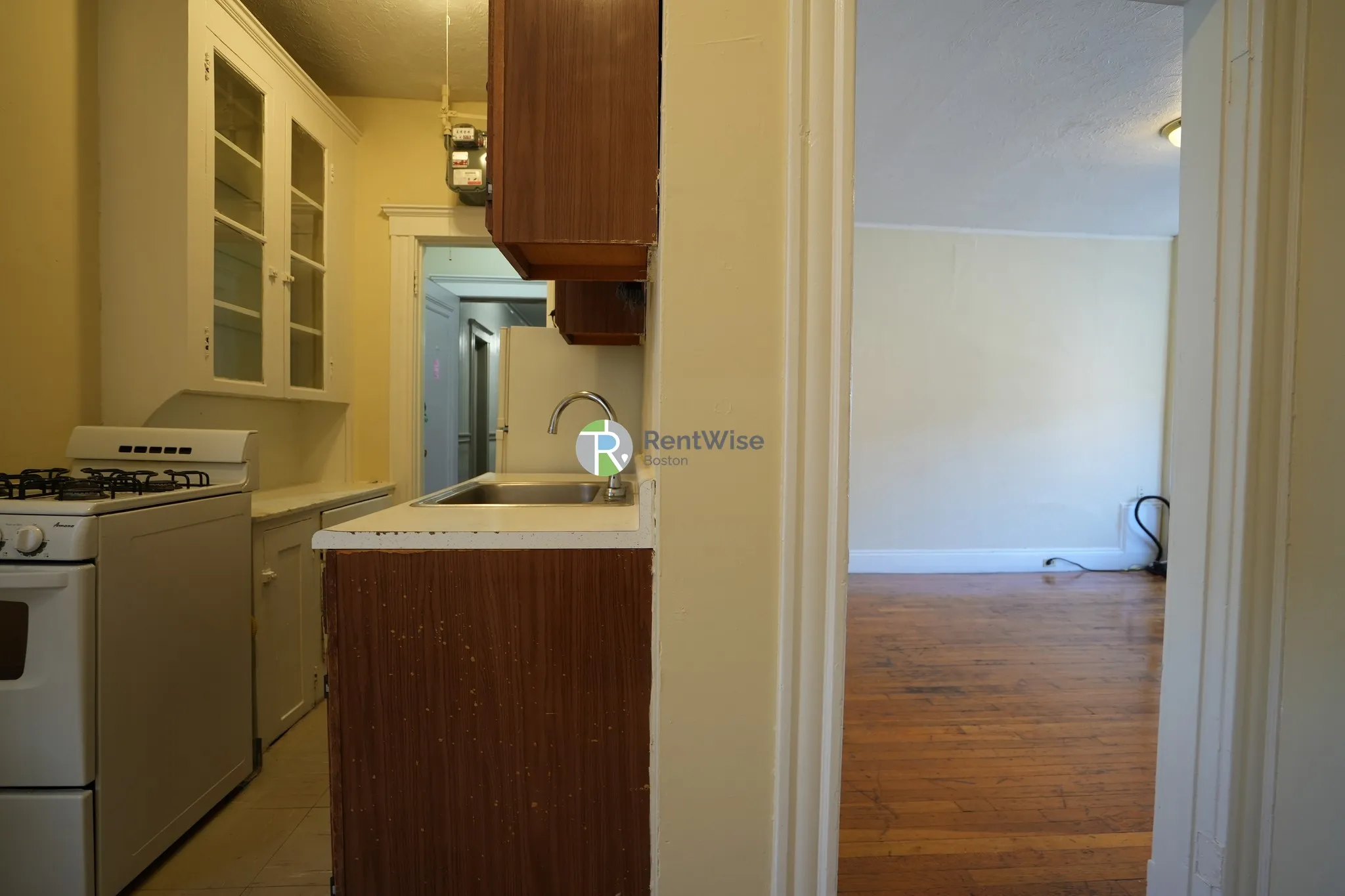 Studio bed, 1 bath apartment for rent at 220 Kelton St Unit 5, Allston — photo 5 of 12