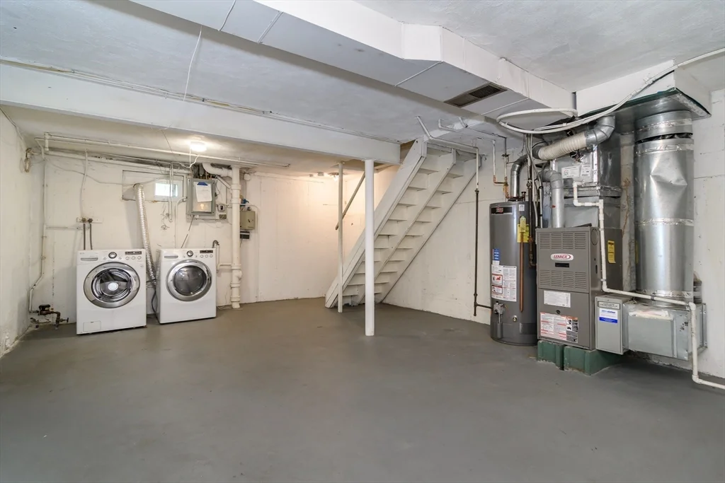 3 bed, 2 bath apartment for rent at 220 Kent St Unit 220, Coolidge Corner — photo 21 of 21