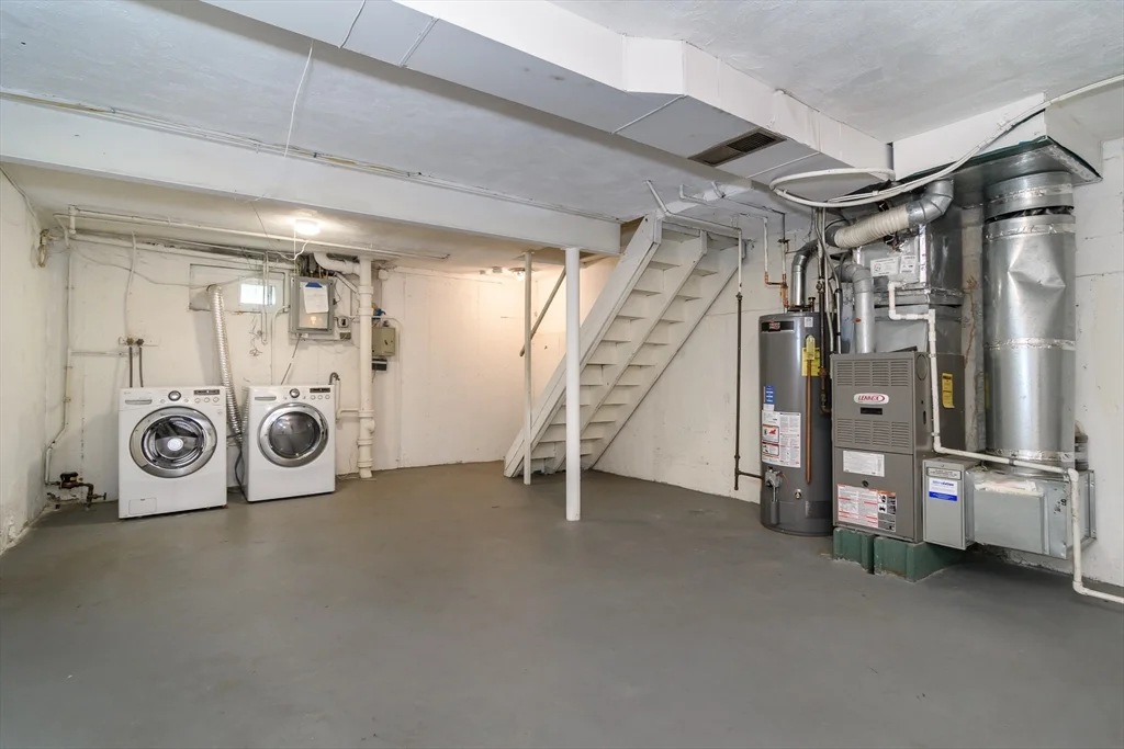 3 bed, 2 bath apartment for rent at 220 Kent St Unit 220, Coolidge Corner — photo 17 of 20