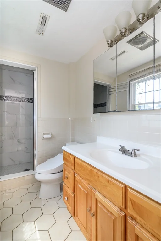 3 bed, 2 bath apartment for rent at 220 Kent St Unit 220, Coolidge Corner — photo 16 of 20