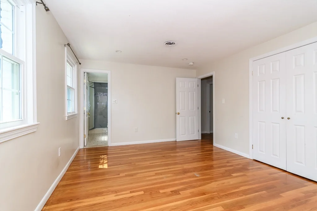 3 bed, 2 bath apartment for rent at 220 Kent St Unit 220, Coolidge Corner — photo 14 of 20