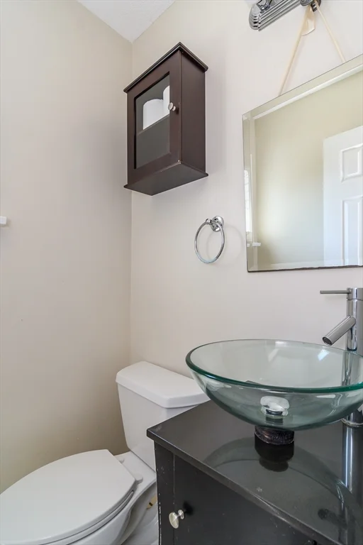 3 bed, 2 bath apartment for rent at 220 Kent St Unit 220, Coolidge Corner — photo 8 of 20