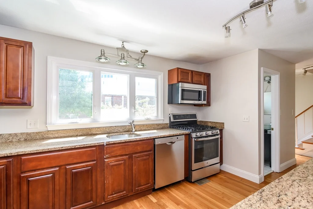3 bed, 2 bath apartment for rent at 220 Kent St Unit 220, Coolidge Corner — photo 3 of 20
