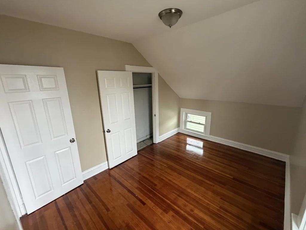 3 bed, 1 bath apartment for rent at 220 Osborn St Unit 3, Fall River — photo 16 of 24