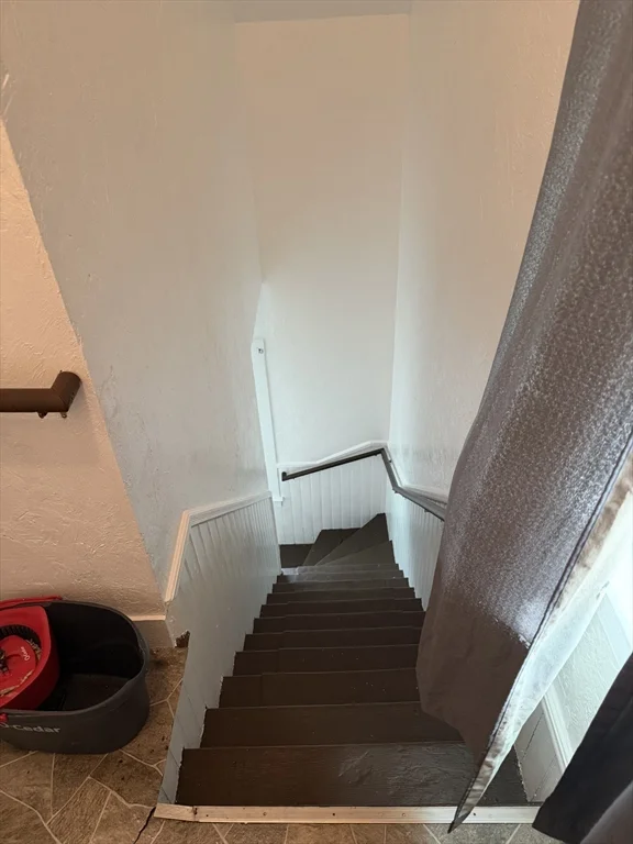 3 bed, 1 bath apartment for rent at 220 Osborn St Unit 3, Fall River — photo 3 of 24