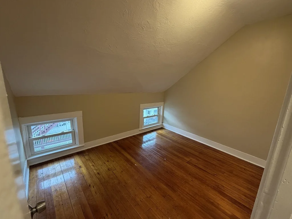 3 bed, 1 bath apartment for rent at 220 Osborn St Unit 3, Fall River — photo 19 of 24