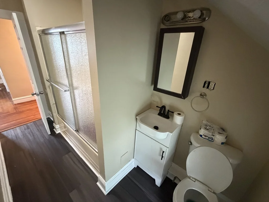 3 bed, 1 bath apartment for rent at 220 Osborn St Unit 3, Fall River — photo 22 of 24