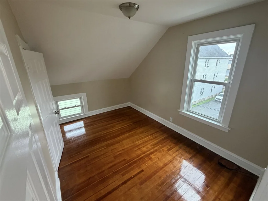 3 bed, 1 bath apartment for rent at 220 Osborn St Unit 3, Fall River — photo 15 of 24