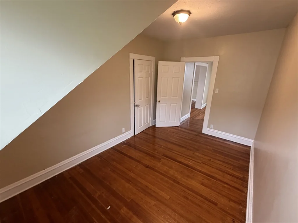 3 bed, 1 bath apartment for rent at 220 Osborn St Unit 3, Fall River — photo 14 of 24