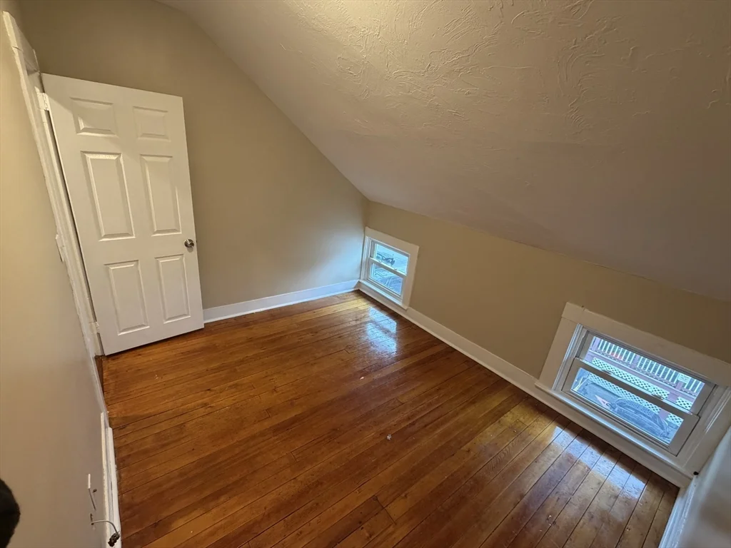 3 bed, 1 bath apartment for rent at 220 Osborn St Unit 3, Fall River — photo 21 of 24