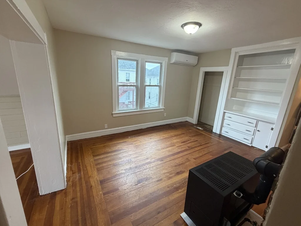 3 bed, 1 bath apartment for rent at 220 Osborn St Unit 3, Fall River — photo 8 of 24
