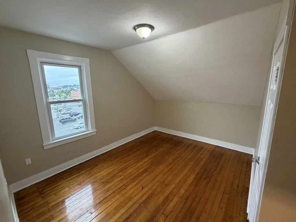 3 bed, 1 bath apartment for rent at 220 Osborn St Unit 3, Fall River — photo 17 of 24