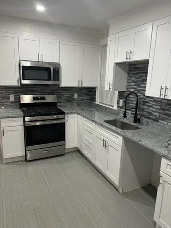 3 bed, 2 bath apartment for rent at 220 Pearl St Unit 2, Winter Hill — photo 9 of 10