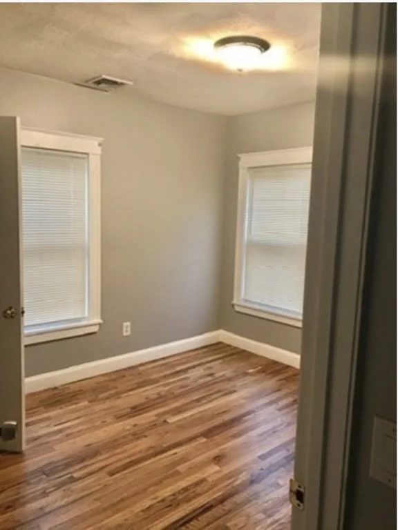 4 bed, 2 bath apartment for rent at 220 Pearl St Unit 3, Winter Hill — photo 4 of 10