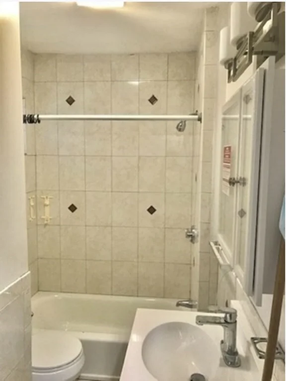 4 bed, 2 bath apartment for rent at 220 Pearl St Unit 3, Winter Hill — photo 8 of 10