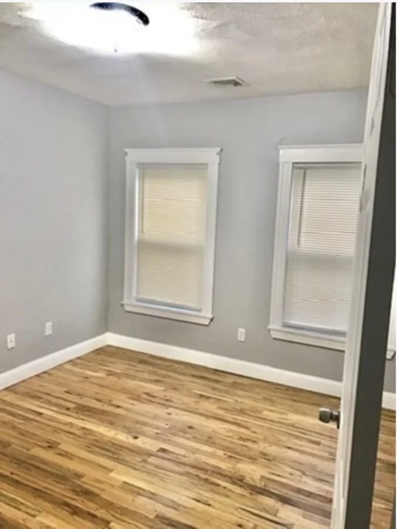 4 bed, 2 bath apartment for rent at 220 Pearl St Unit 3, Winter Hill — photo 2 of 10