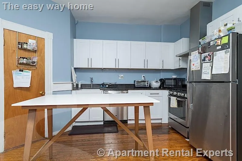 3 bed, 1 bath apartment for rent at 220 Prospect St Unit 1, Central Square — photo 2 of 7