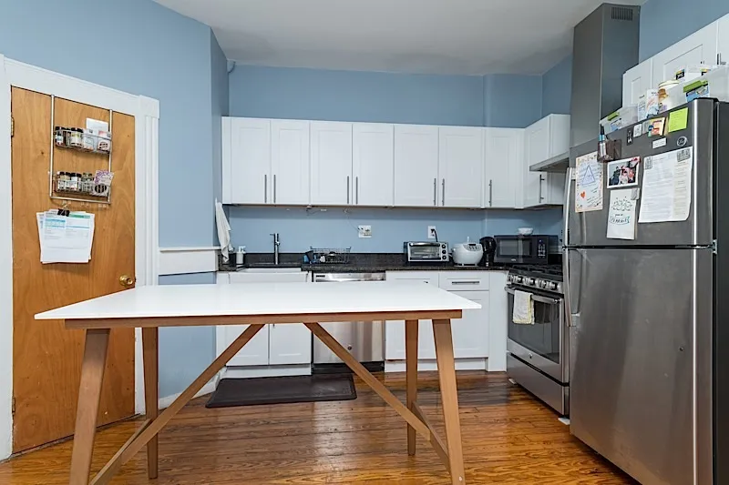 4 bed, 1 bath apartment for rent at 220 Prospect St Unit 220#2, The Port — photo 2 of 10