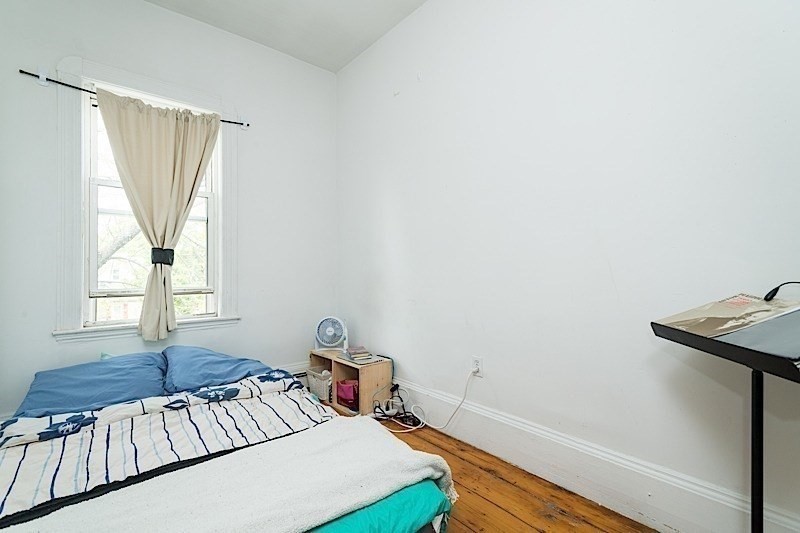 4 bed, 1 bath apartment for rent at 220 Prospect St Unit 3, Central Square — photo 3 of 14