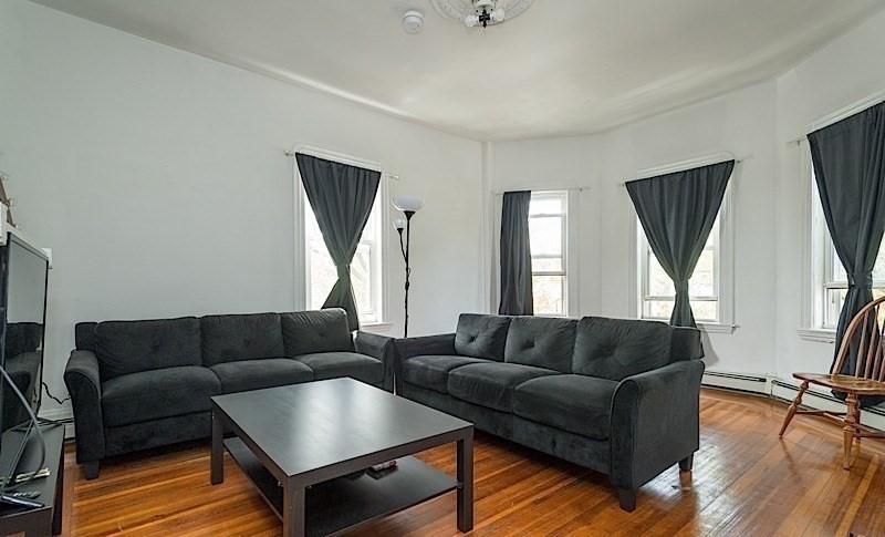 4 bed, 1 bath apartment for rent at 220 Prospect St Unit 3, Central Square — photo 1 of 14