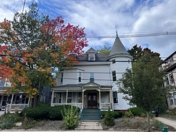 2 bed, 2 bath apartment for rent at 220 School St Unit 1, Winter Hill