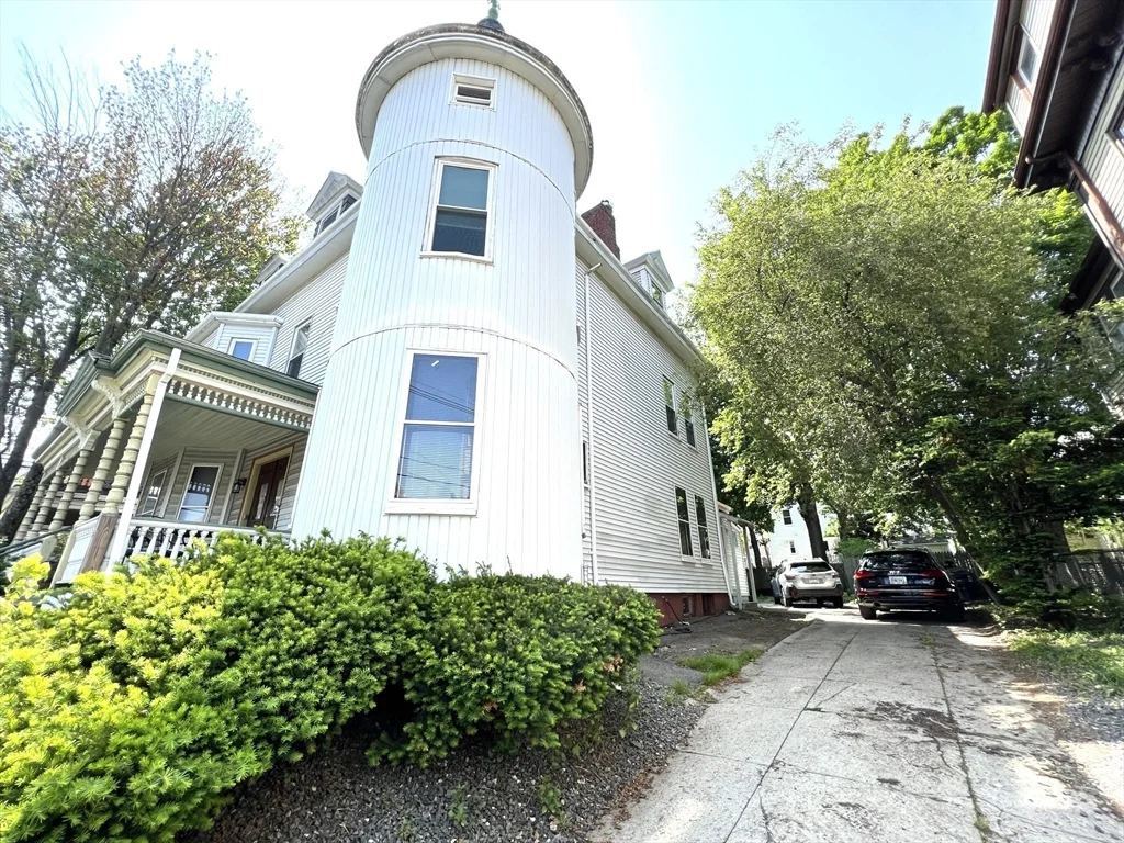 2 bed, 1 bath apartment for rent at 220 School St Unit 3, Winter Hill — photo 17 of 19