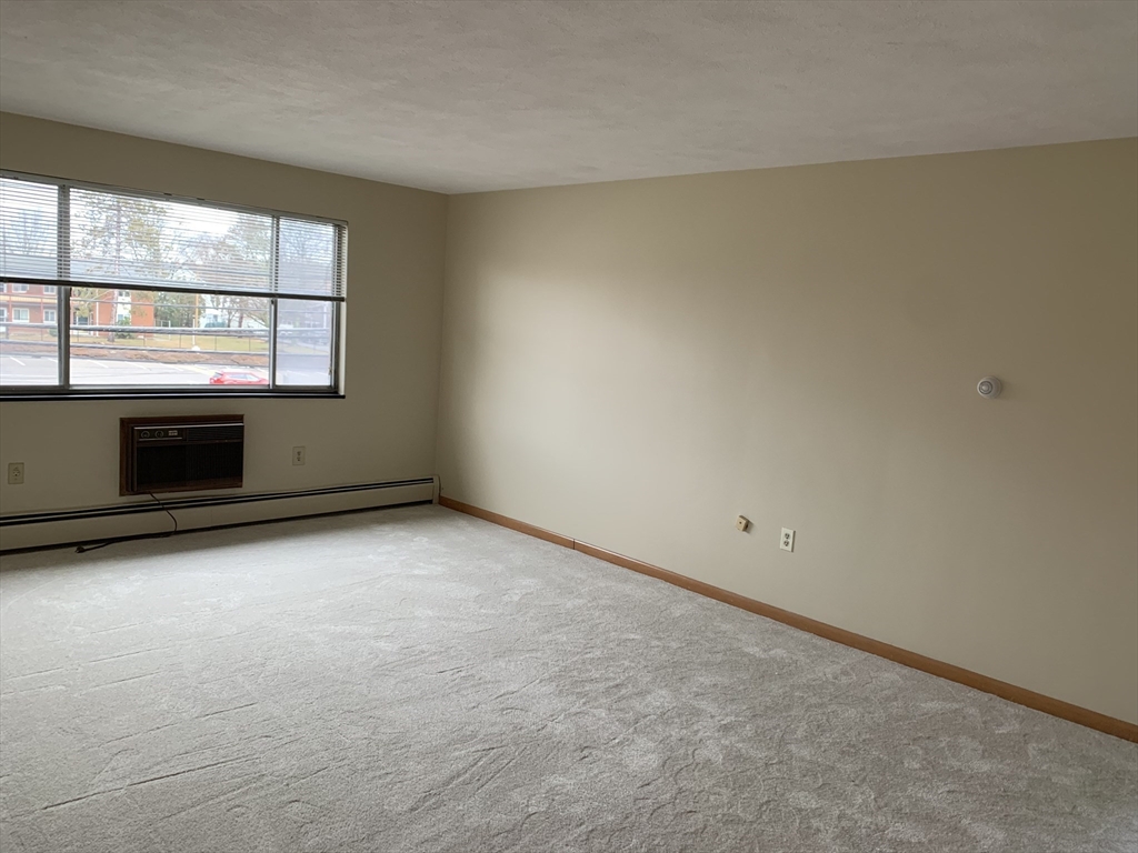 1 bed, 1 bath apartment for rent at 220 School St Unit 9, Waltham — photo 8 of 10