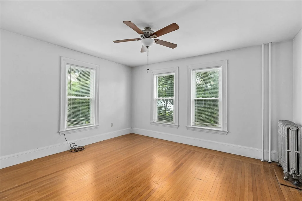 3 bed, 1 bath apartment for rent at 220 School Unit 2, Somerville — photo 4 of 15