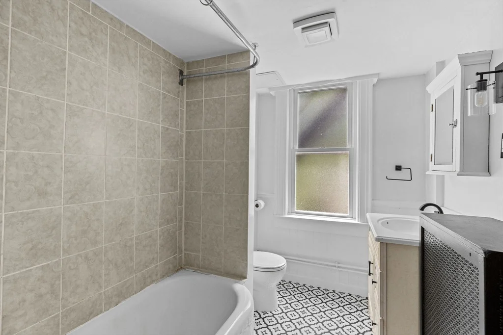 3 bed, 1 bath apartment for rent at 220 School Unit 2, Somerville — photo 10 of 15