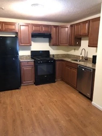 2 bed, 1 bath apartment for rent at 220 Smith St Unit 8, Lowell — photo 3 of 11