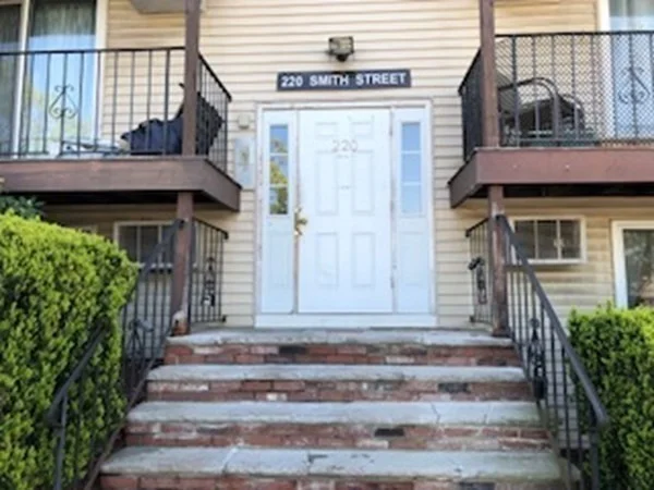 2 bed, 1 bath apartment for rent at 220 Smith St Unit 8, Lowell — photo 9 of 11