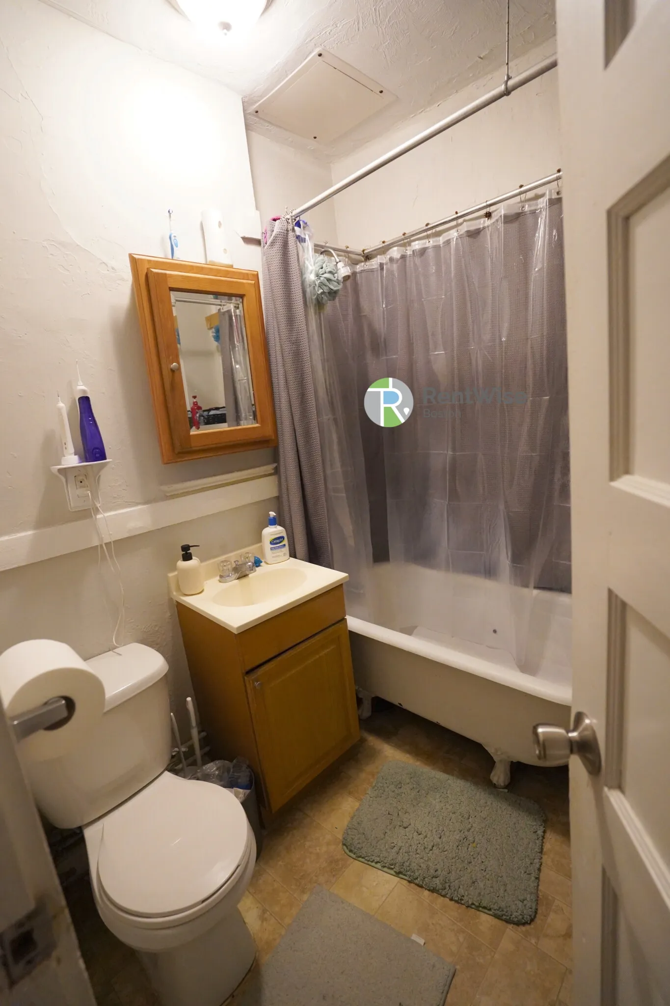 3 bed, 1 bath apartment for rent at 220 South St Unit 2, Jamaica Plain — photo 13 of 16