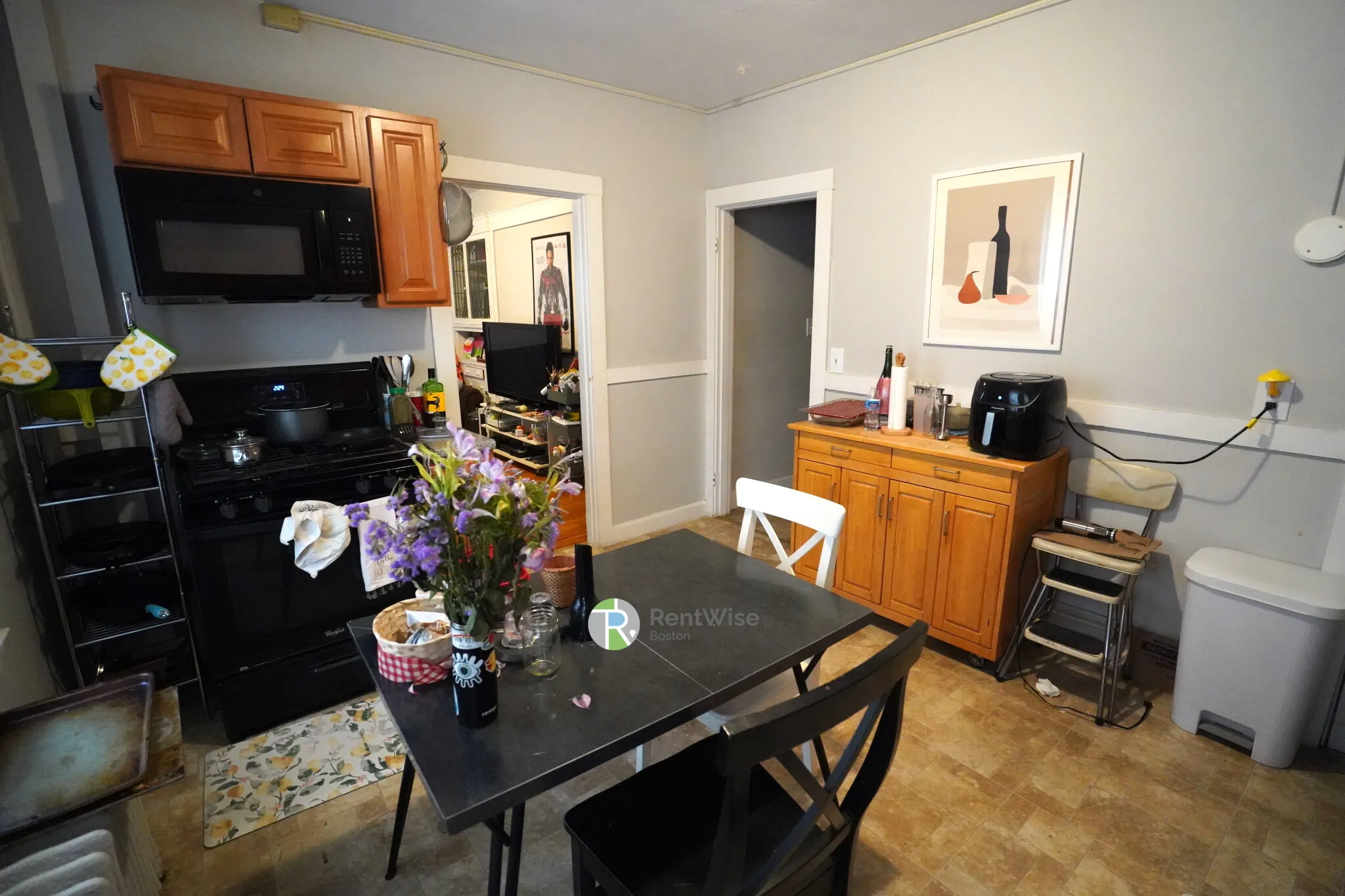 3 bed, 1 bath apartment for rent at 220 South St Unit 2, Jamaica Plain — photo 3 of 16