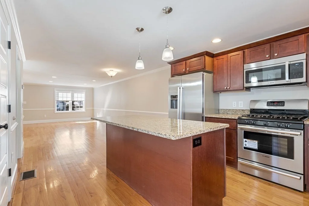 3 bed, 2 bath apartment for rent at 220 White St Unit 220, Belmont — photo 3 of 24