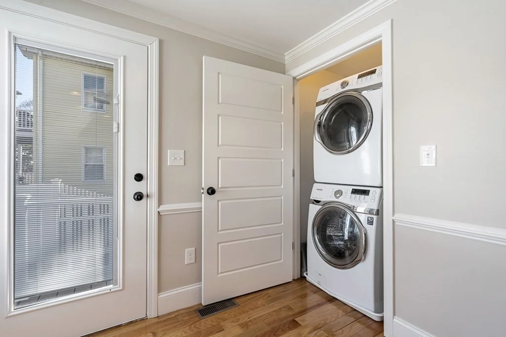 3 bed, 2 bath apartment for rent at 220 White St Unit 220, Belmont — photo 7 of 24