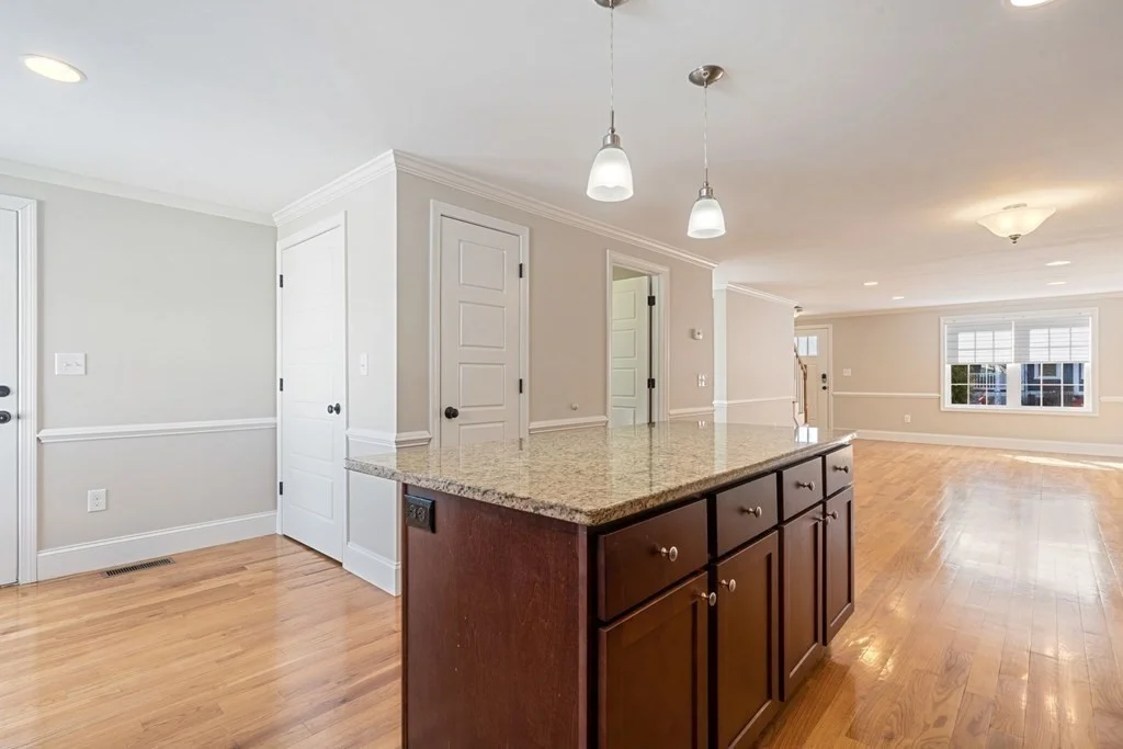 3 bed, 2 bath apartment for rent at 220 White St Unit 220, Belmont — photo 4 of 24
