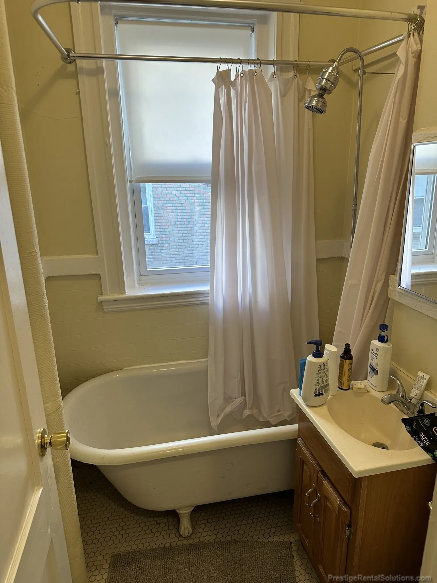 Studio bed, 1 bath apartment for rent at 221 Kelton St Unit 3, Brighton — photo 8 of 12