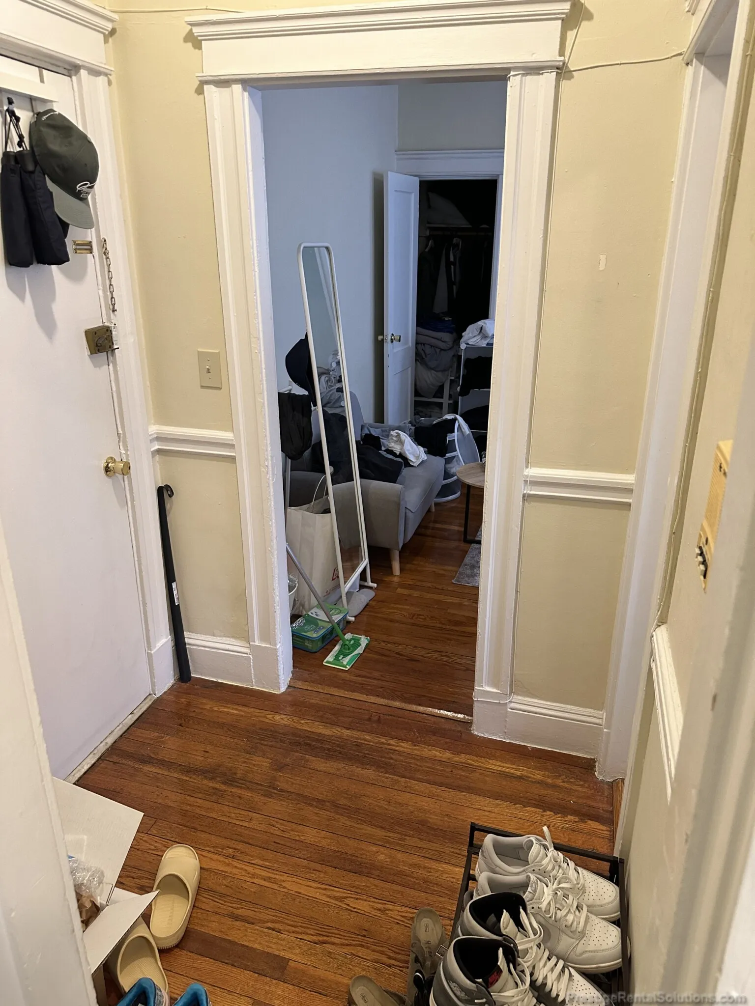 Studio bed, 1 bath apartment for rent at 221 Kelton St Unit 3, Brighton — photo 10 of 12
