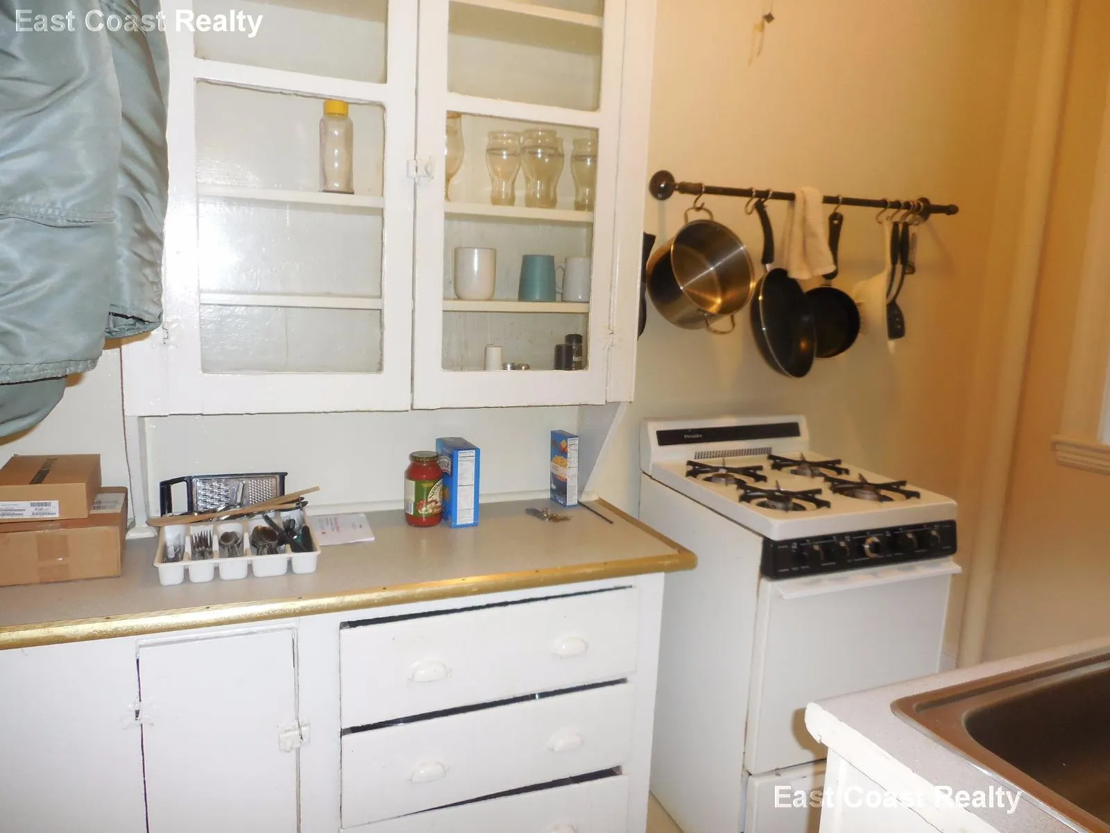 Studio bed, 1 bath apartment for rent at 221 Kelton St Unit 4, Brighton — photo 4 of 7