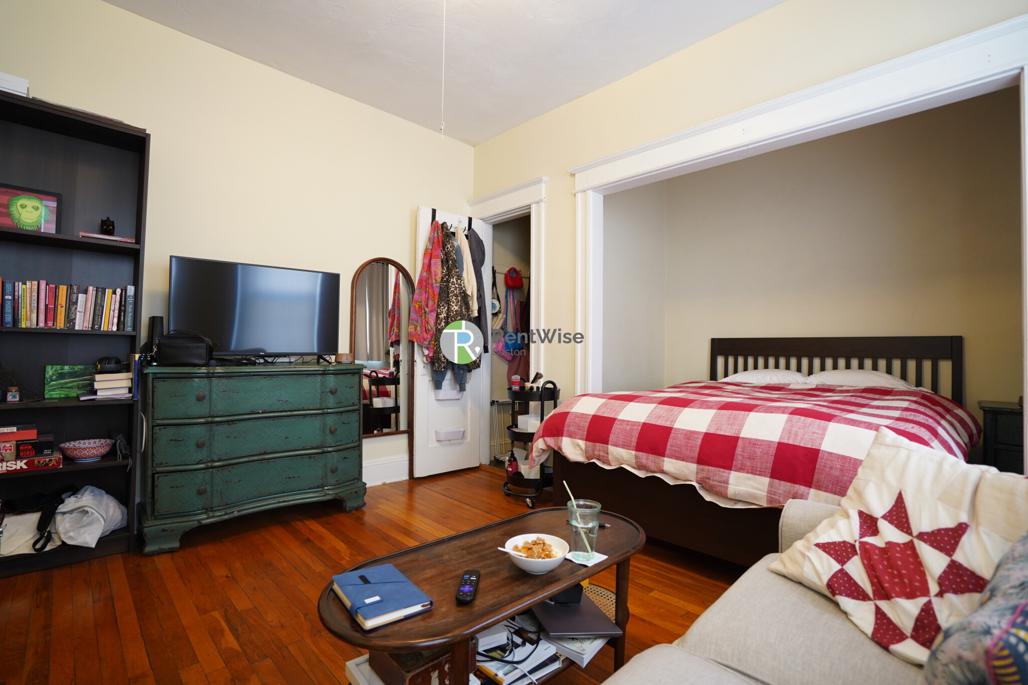 Studio bed, 1 bath apartment for rent at 221 Kelton St Unit 9, Brighton
