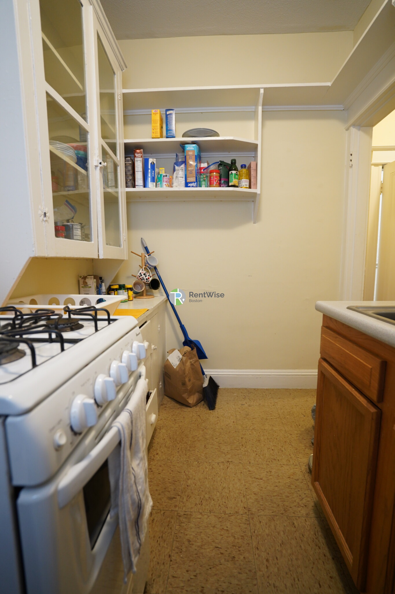 Studio bed, 1 bath apartment for rent at 221 Kelton St Unit 9, Brighton — photo 8 of 10