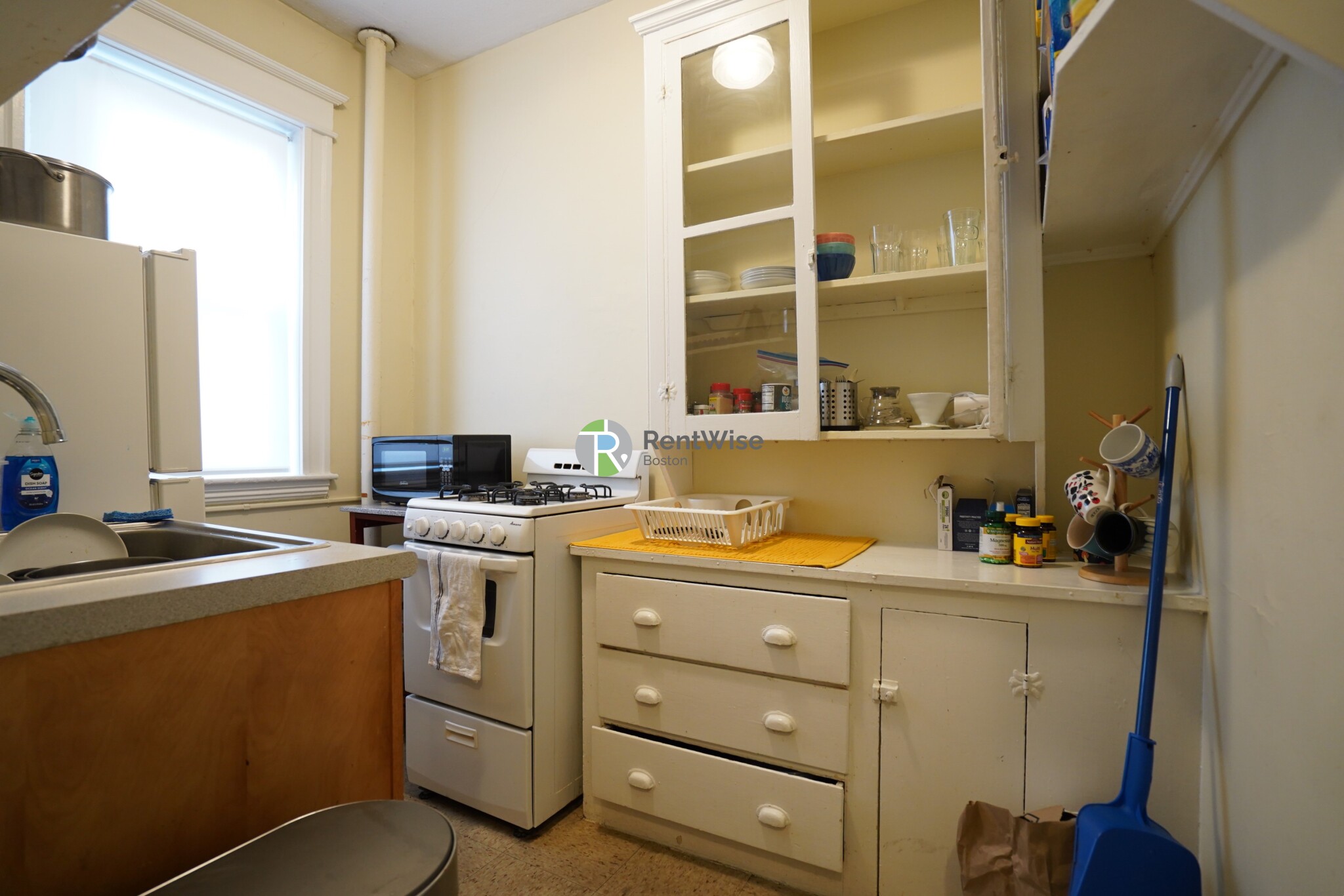 Studio bed, 1 bath apartment for rent at 221 Kelton St Unit 9, Brighton — photo 5 of 10