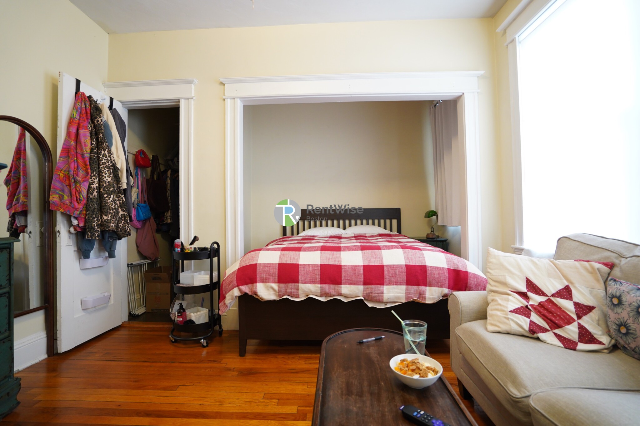 Studio bed, 1 bath apartment for rent at 221 Kelton St Unit 9, Brighton — photo 3 of 10