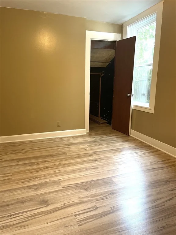 3 bed, 1 bath apartment for rent at 221 Middle St, Center — photo 16 of 33